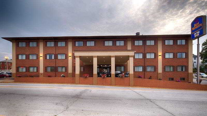 Best Western On The River Hannibal Exterior photo